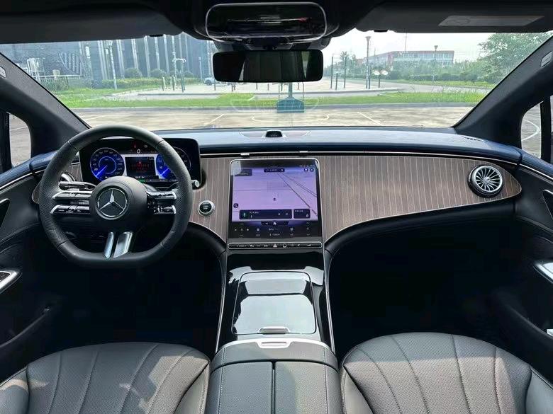 盐城23年奔驰EQE7