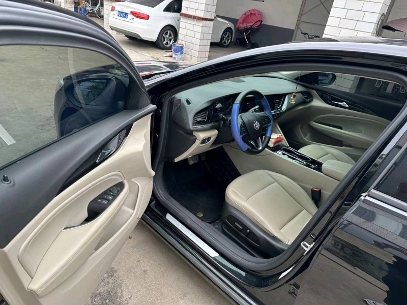 邯郸21年别克君威7