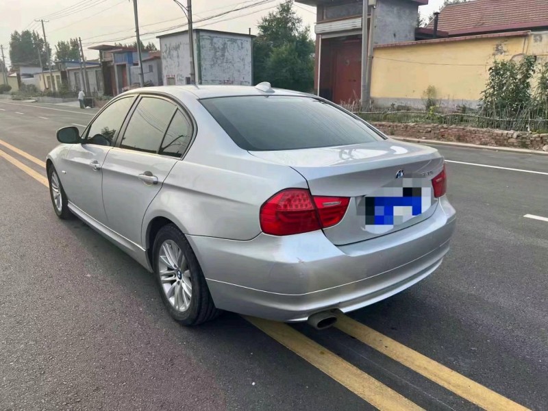 济南11年宝马3系8