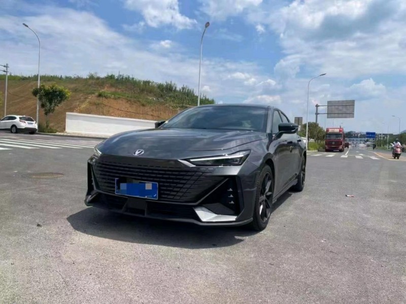 重慶23年長安汽車UNI-V3