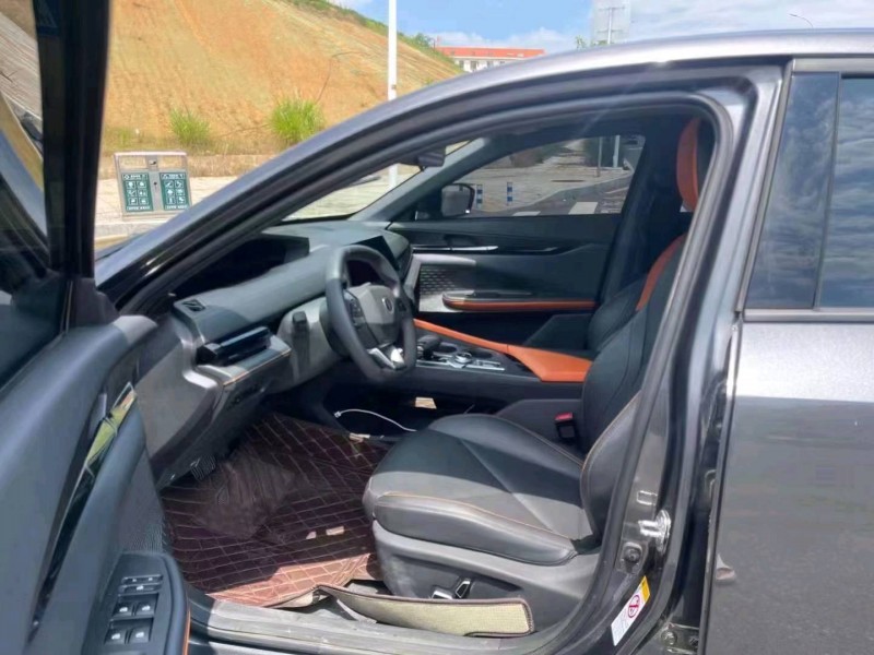 重慶23年長安汽車UNI-V4