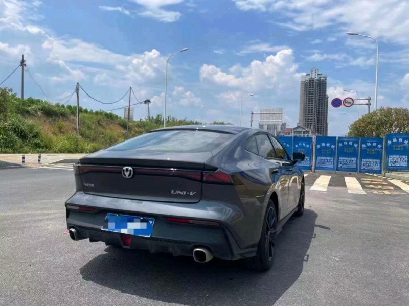 重慶23年長安汽車UNI-V8