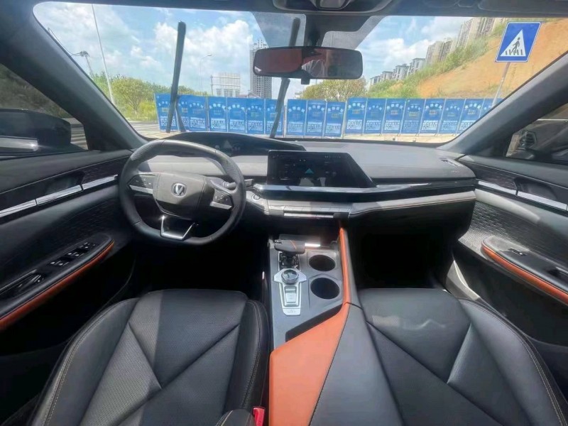 重慶23年長安汽車UNI-V9