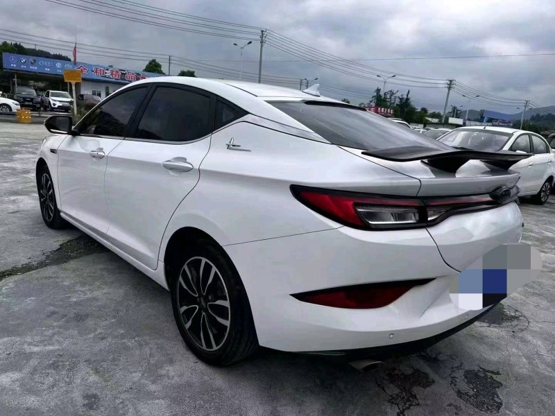 重慶20年江淮思皓A55