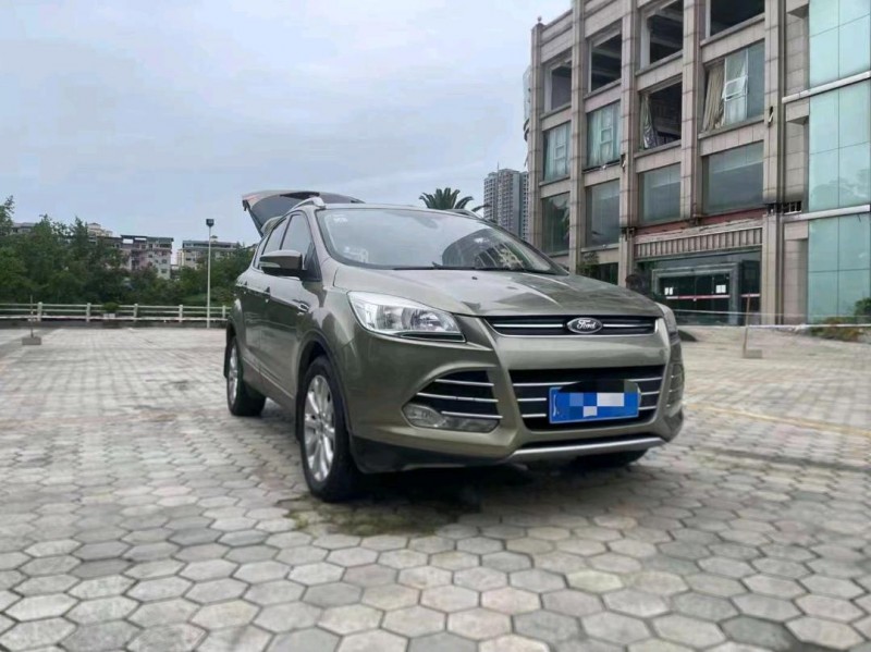 重庆15年福特翼虎2