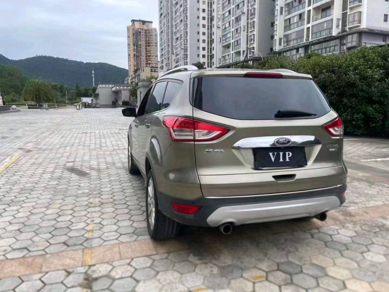 重庆15年福特翼虎6