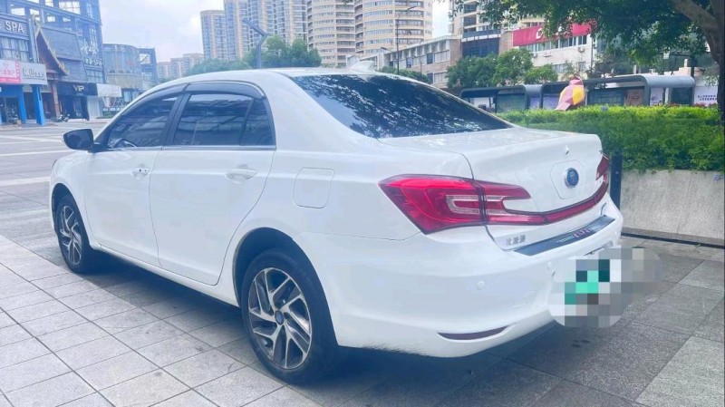 嘉興19年比亞迪秦4