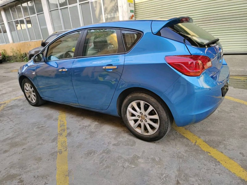 广州13年别克英朗7