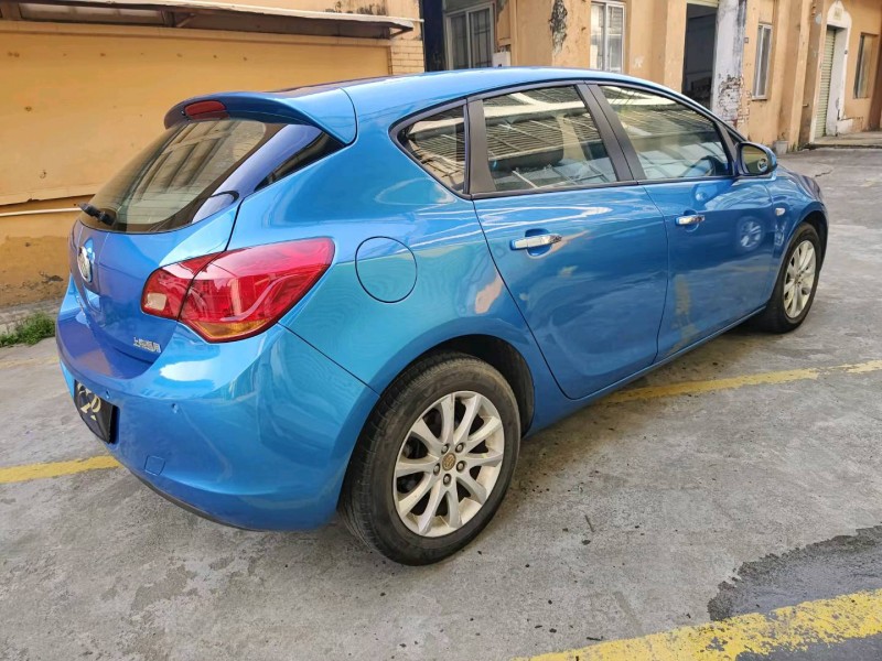 广州13年别克英朗8