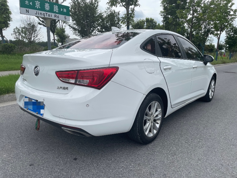 泰州18年别克威朗5