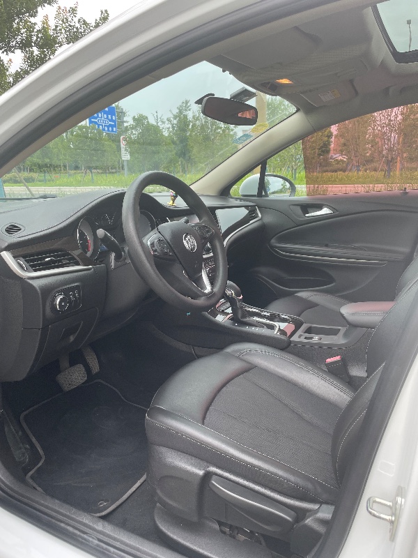 泰州18年别克威朗9