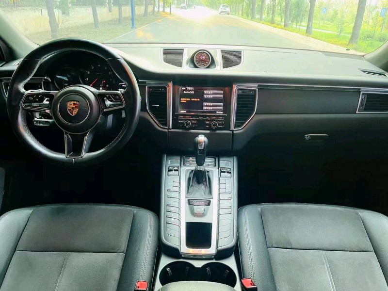 枣庄14年保时捷Macan8