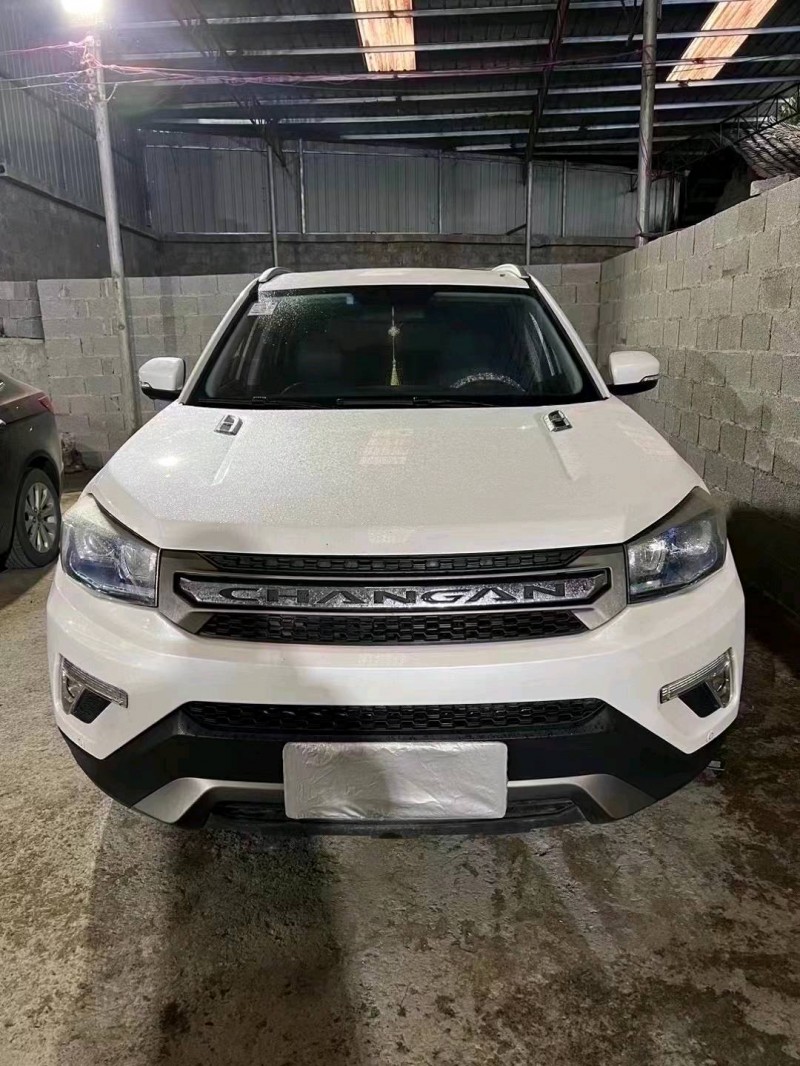 重庆18年长安汽车CS751