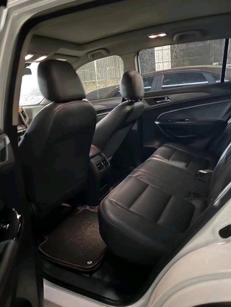 重庆18年长安汽车CS752