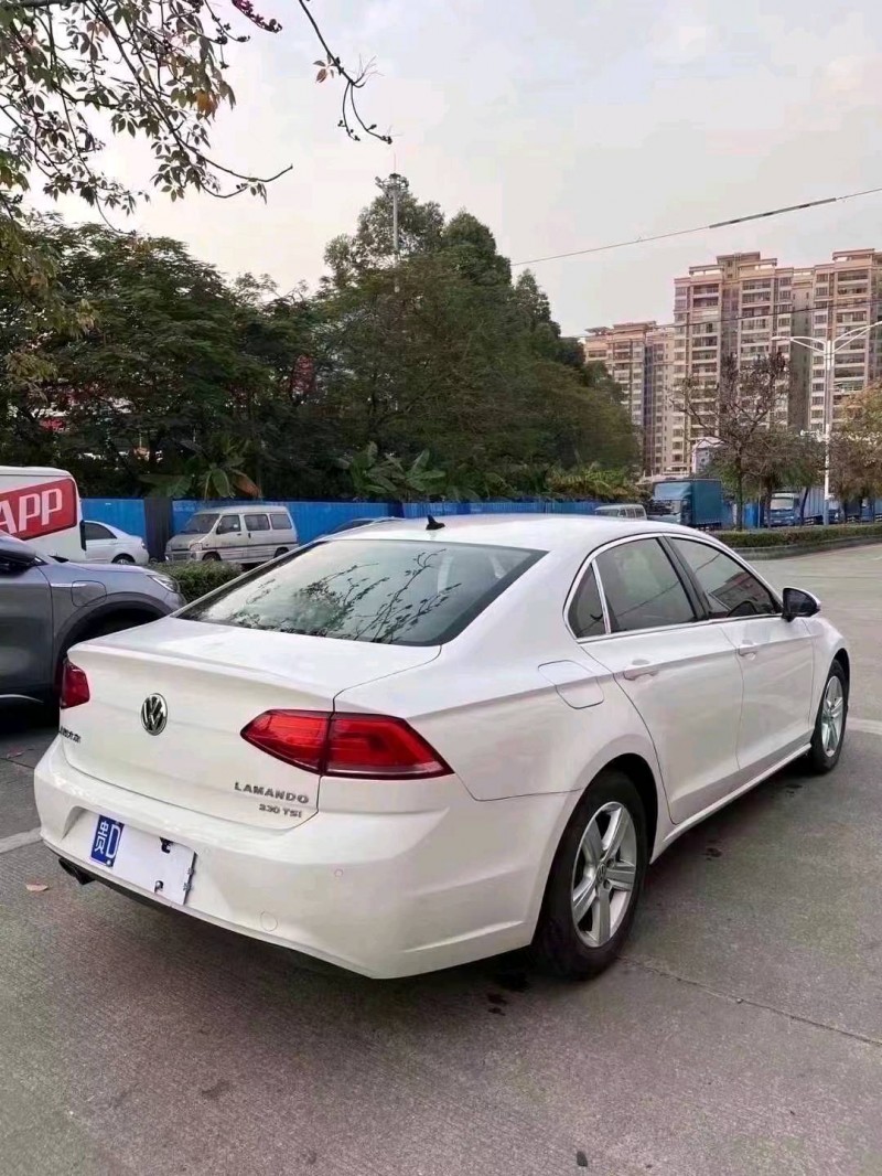 深圳17年大众凌渡8