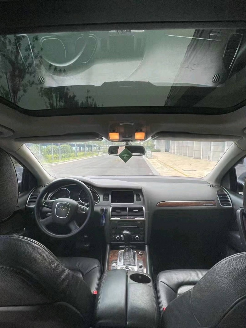 济宁11年奥迪Q73