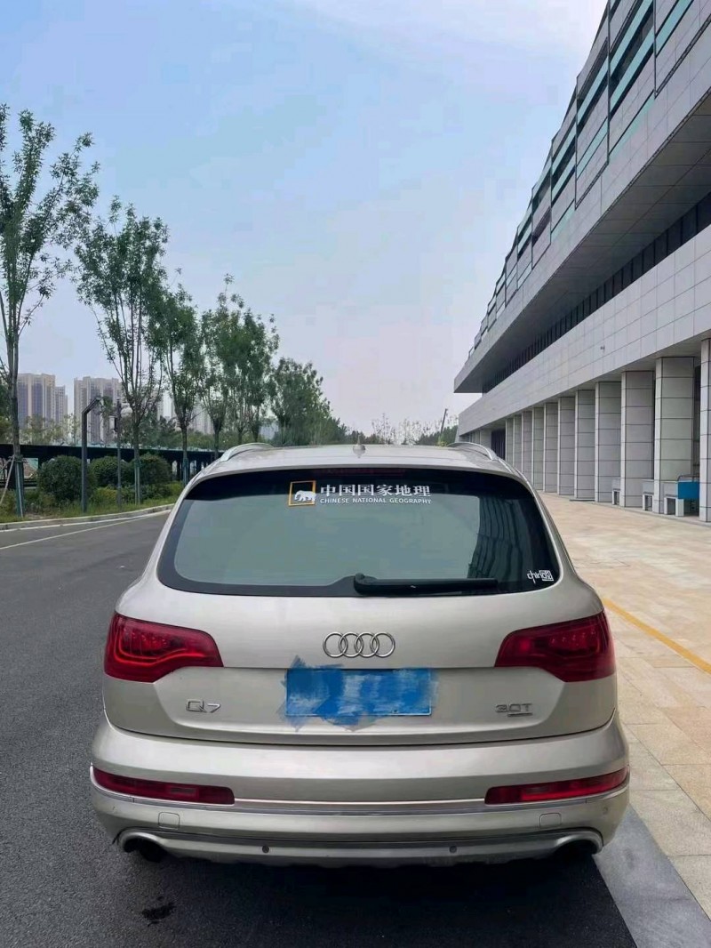 济宁11年奥迪Q78