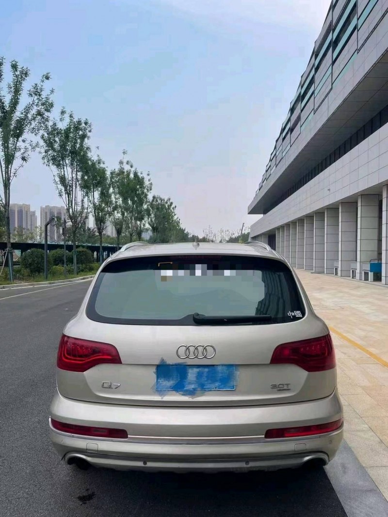 济宁11年奥迪Q79