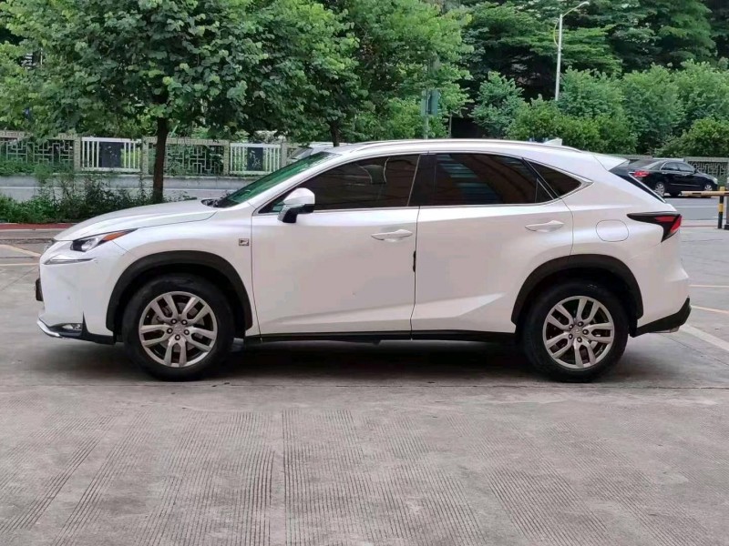 汕头17年雷克萨斯NX3