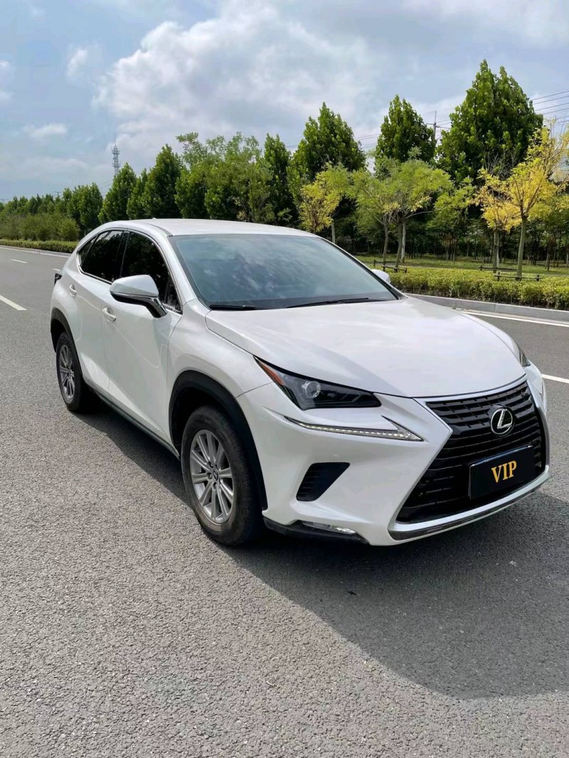 徐州20年雷克萨斯NX3