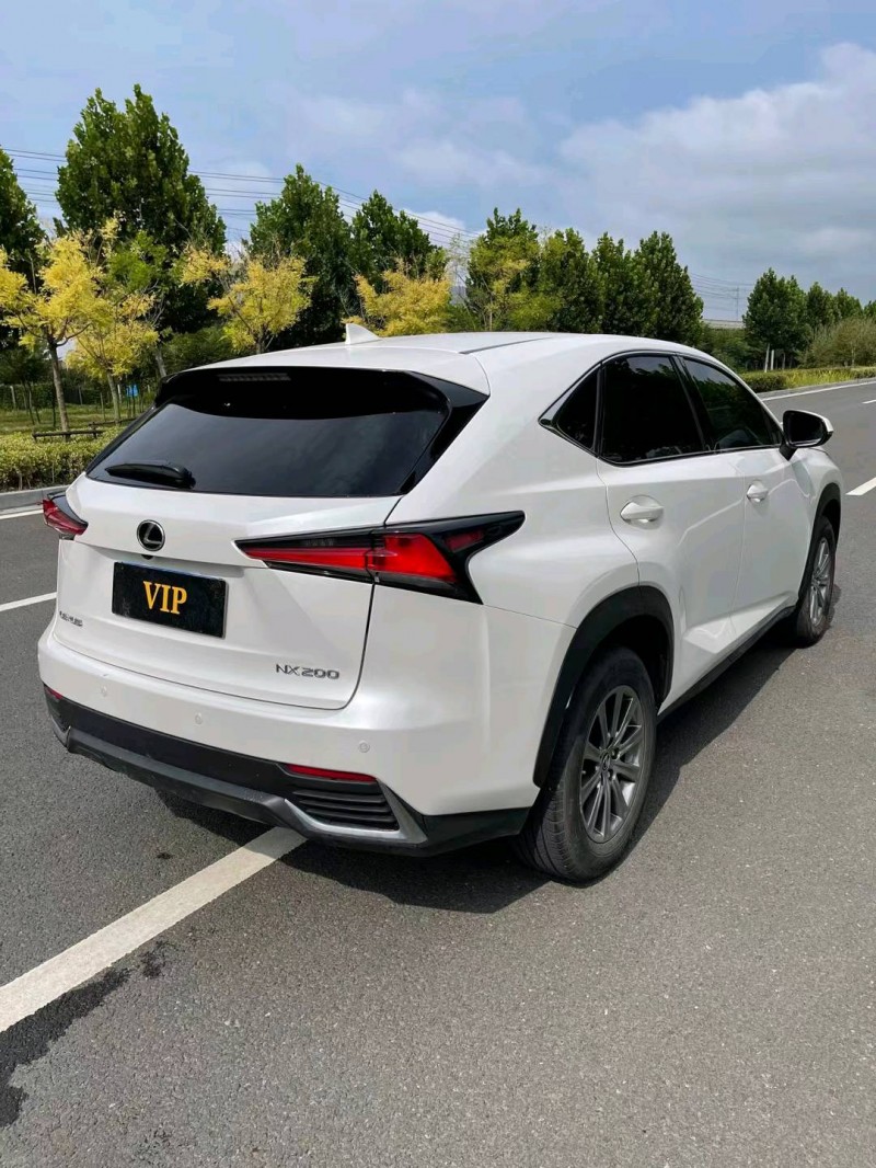 徐州20年雷克萨斯NX8