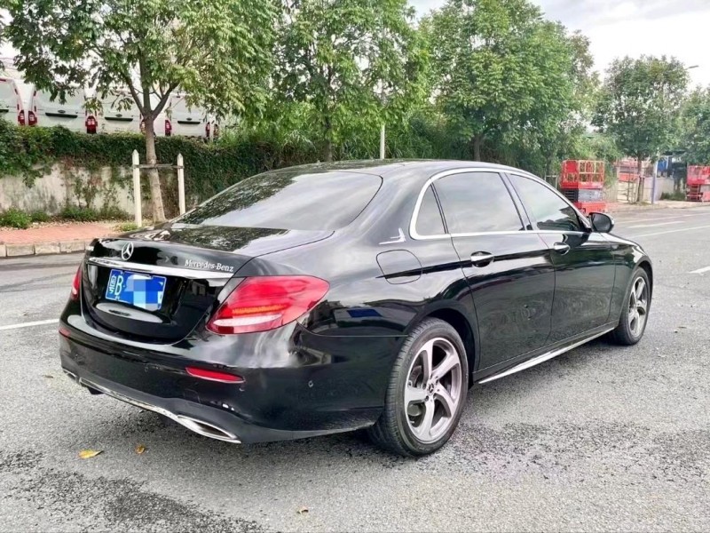 广州19年奔驰E9