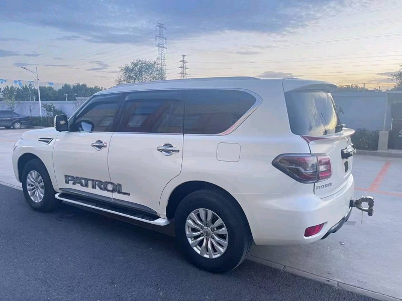 北京17年日产途乐9