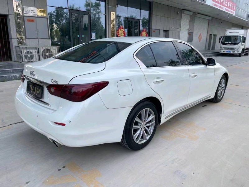 枣庄17年英菲尼迪Q50L8