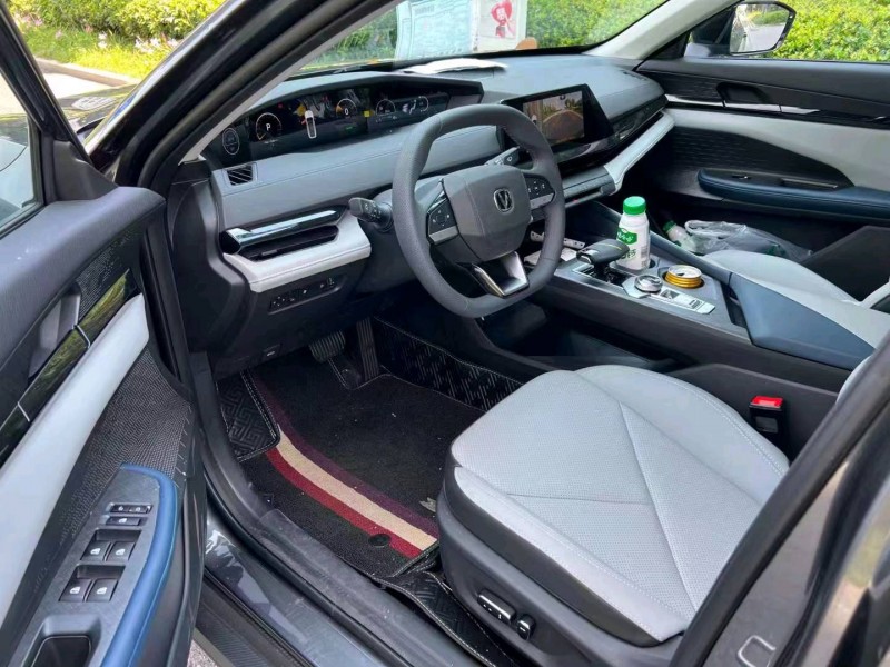 棗莊23年長安汽車UNI-V7