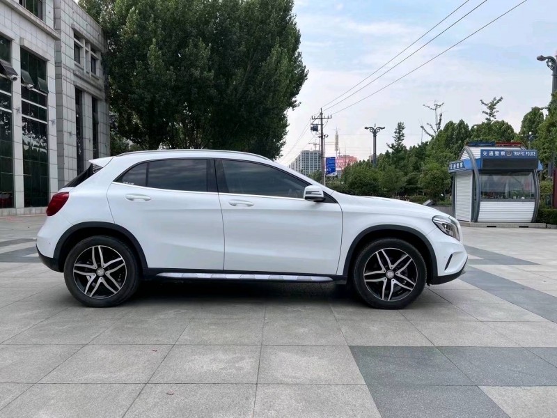 枣庄16年奔驰GLA7