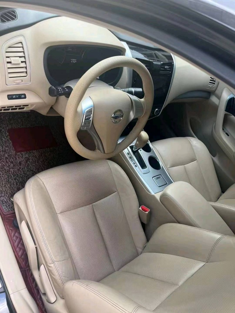 桂林18年日產天籟7