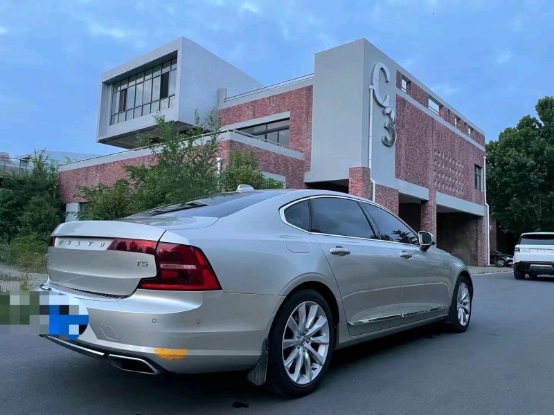 东营17年沃尔沃S904