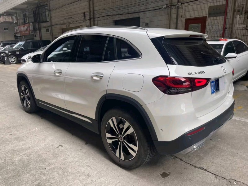 广州22年奔驰CLA8