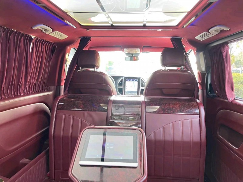 苏州18年奔驰威霆9