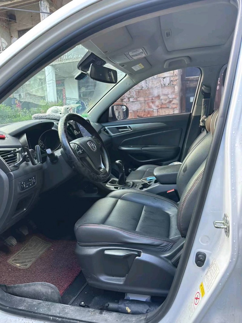 嘉興17年長安汽車CS752
