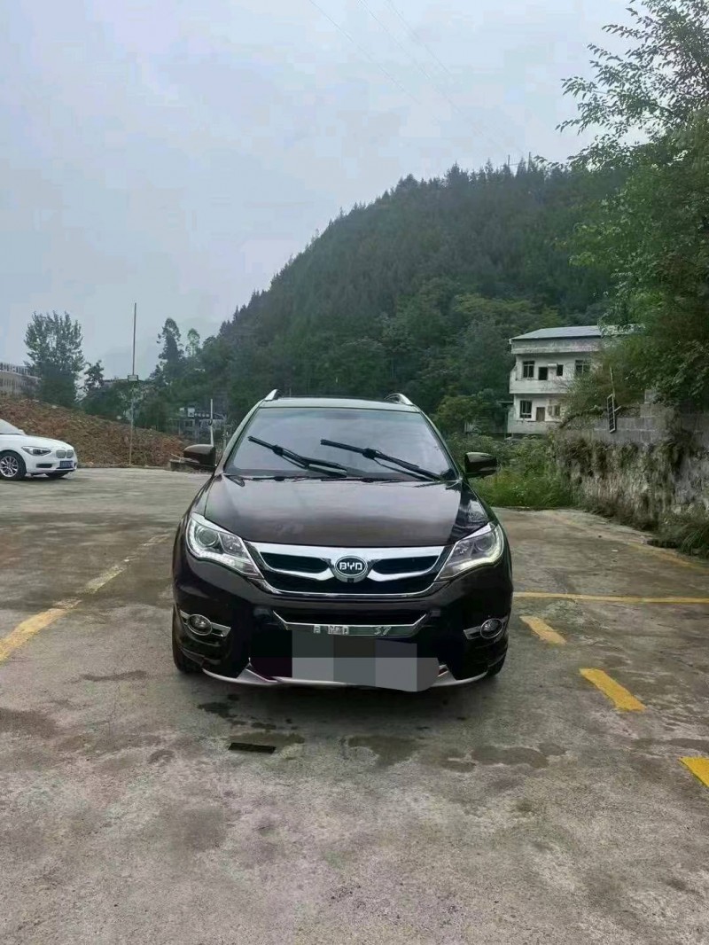 重庆15年比亚迪S71