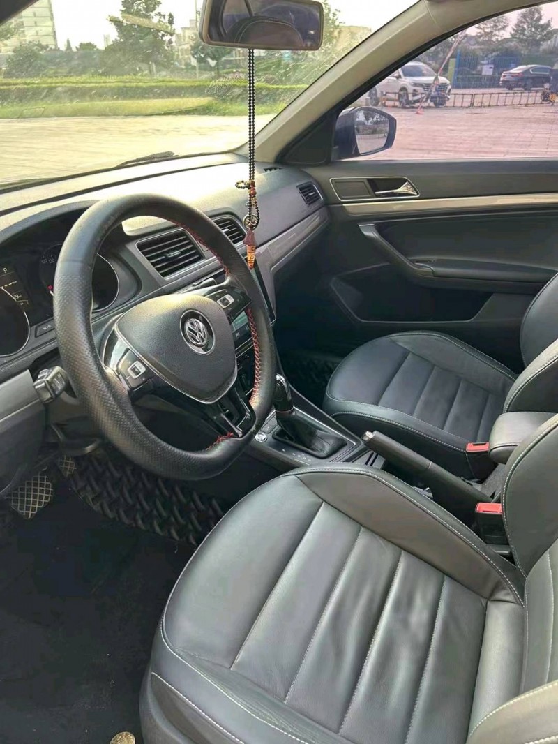 宜昌17年大众朗逸5