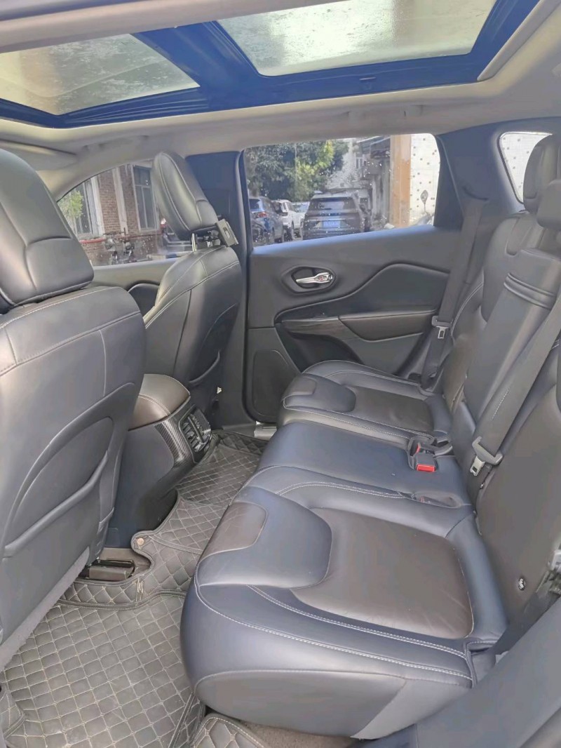 广州17年Jeep自由光5