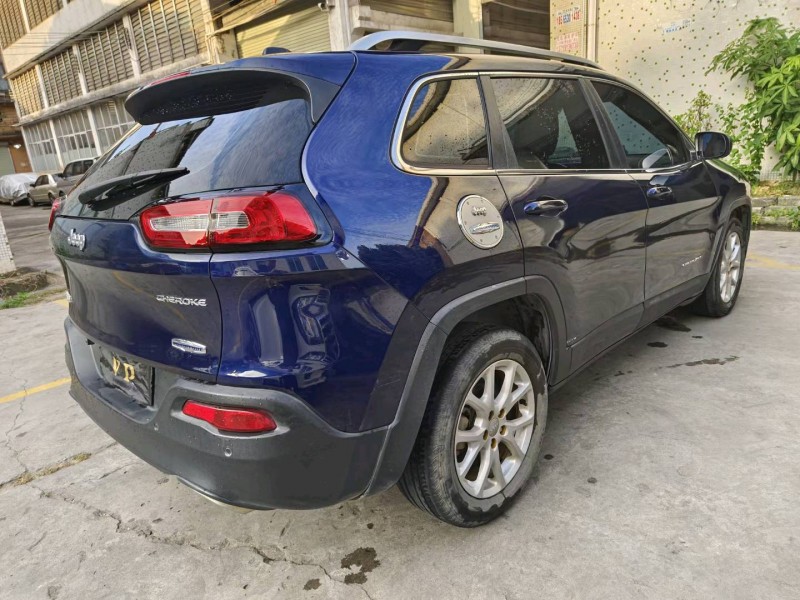 广州17年Jeep自由光7