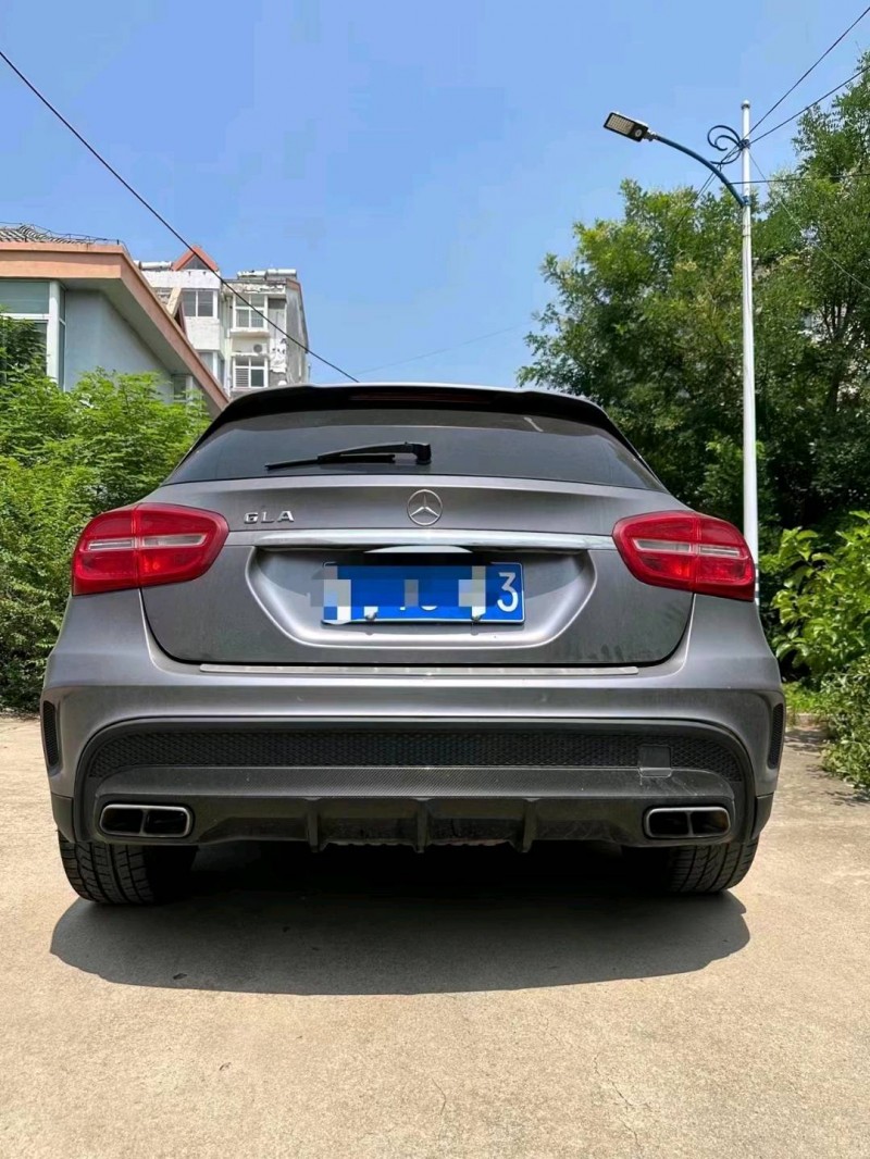 东营16年奔驰GLA8