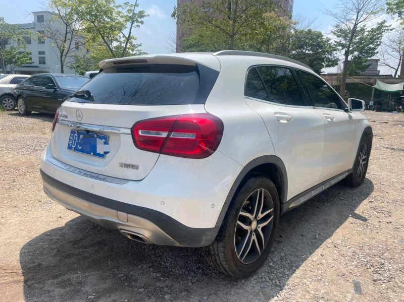 广州16年奔驰GLA8