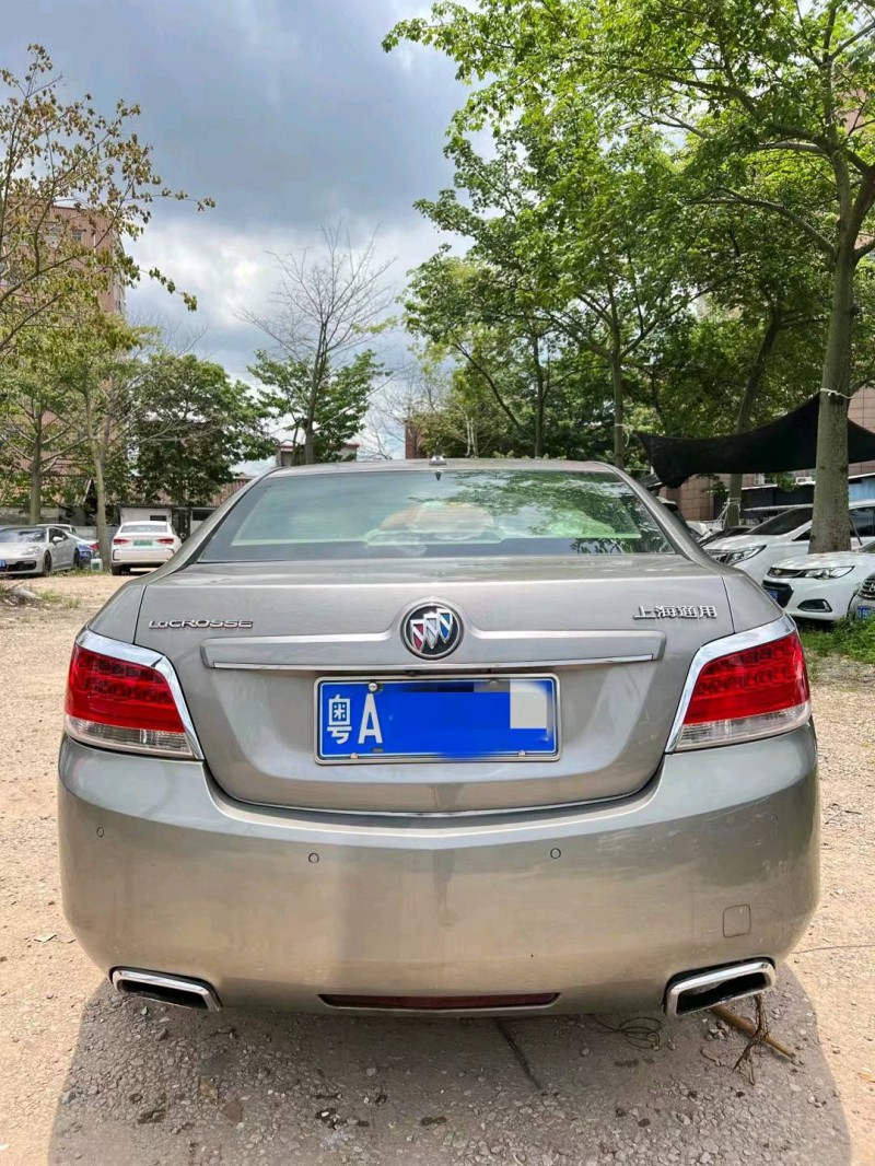 广州11年别克君越9