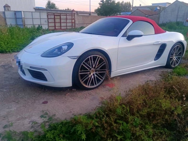 济南19年保时捷7186