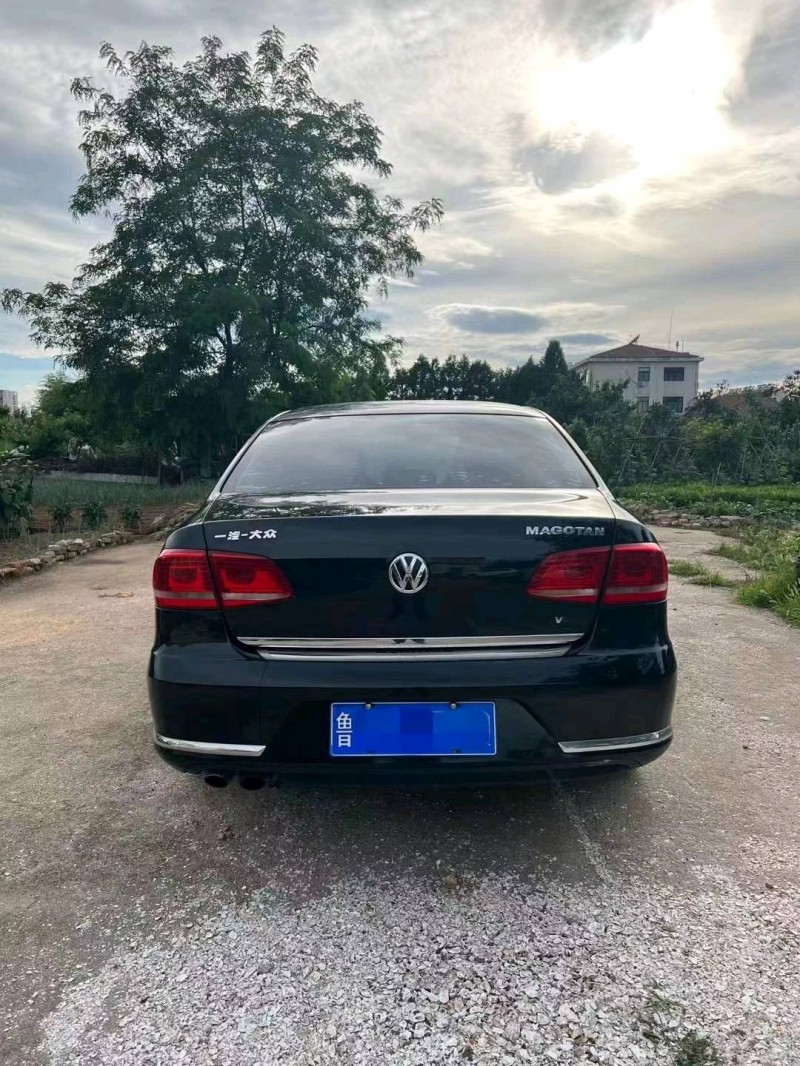 济南13年大众迈腾8