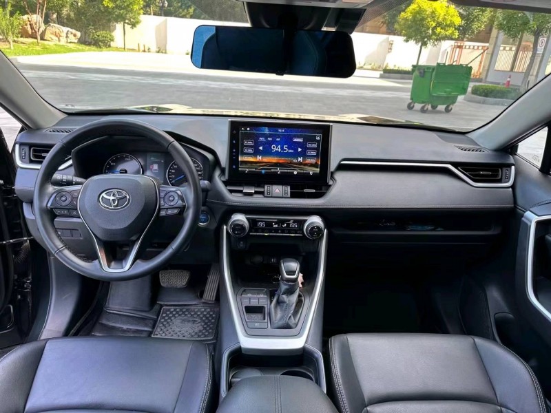 廊坊21年丰田威兰达8