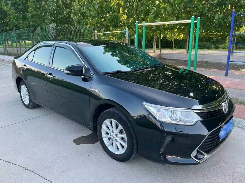 济南17年丰田凯美瑞2