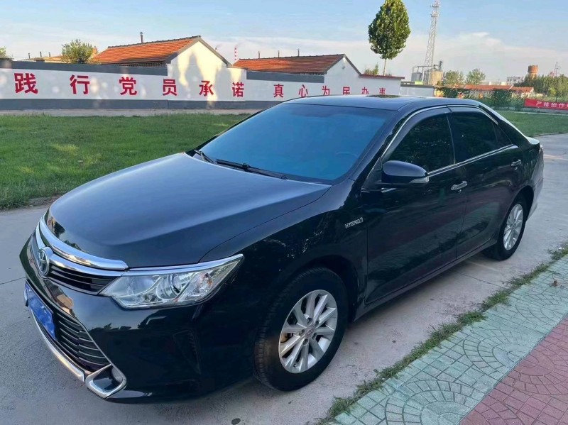 济南17年丰田凯美瑞5