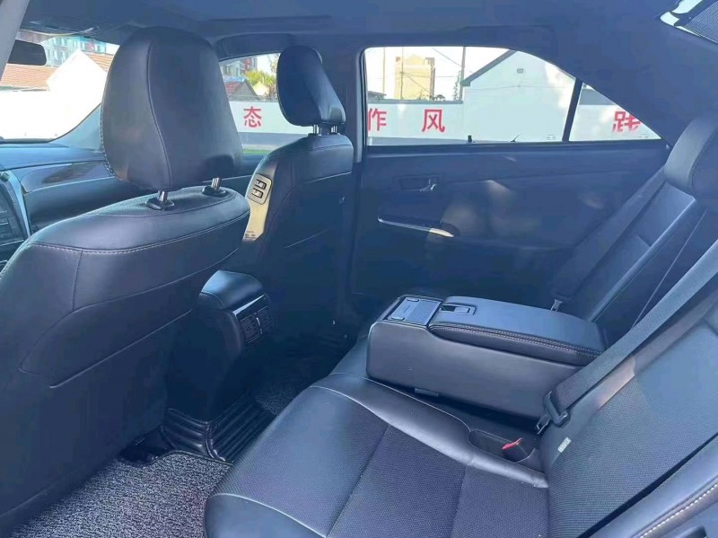 济南17年丰田凯美瑞7