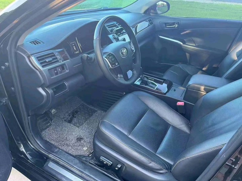 济南17年丰田凯美瑞8