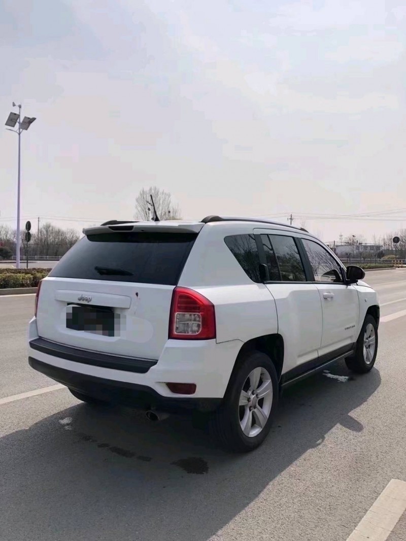 枣庄12年Jeep指南者9